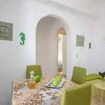 Kapris House